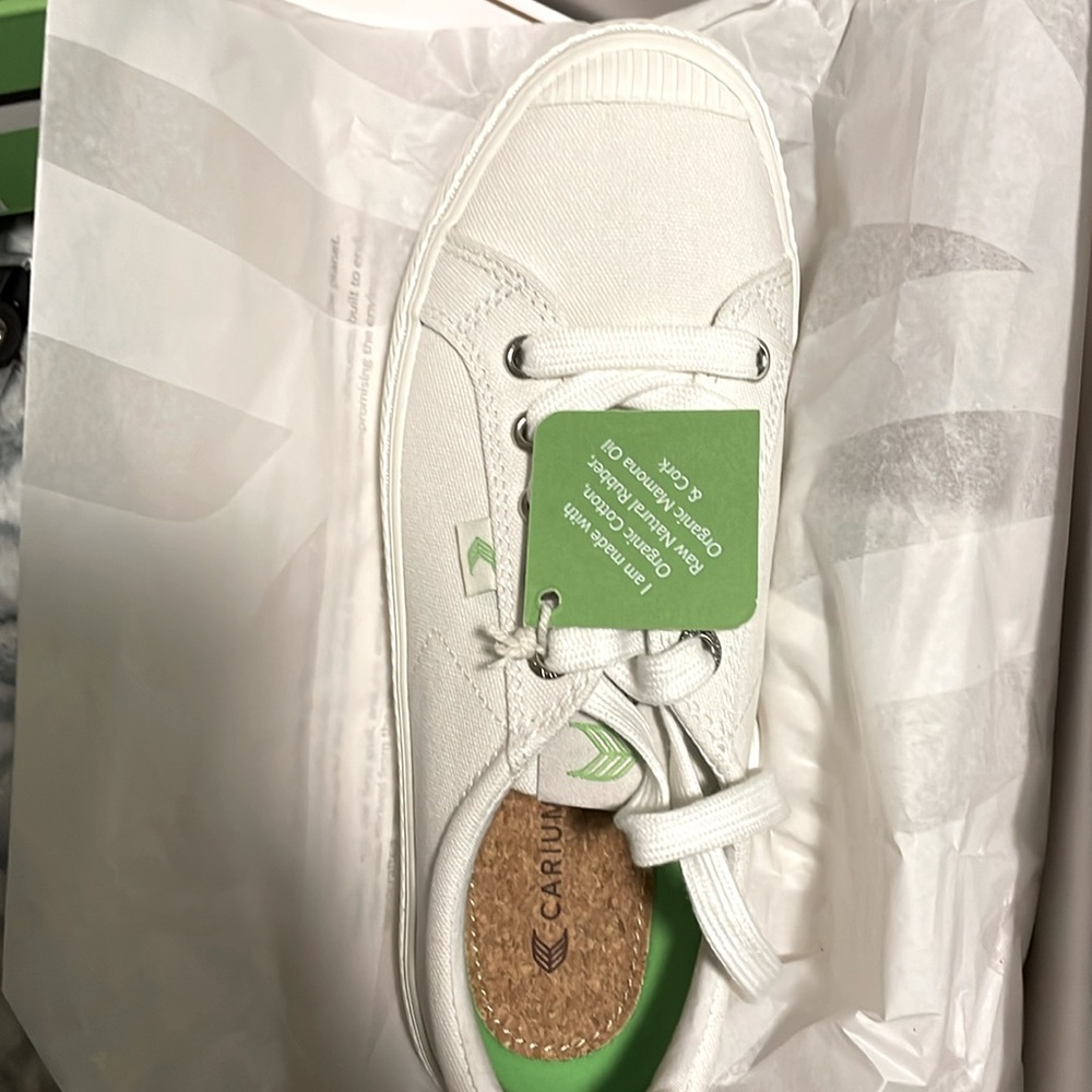 Cariuma Off-white Canvas Sneakers OCA Low
